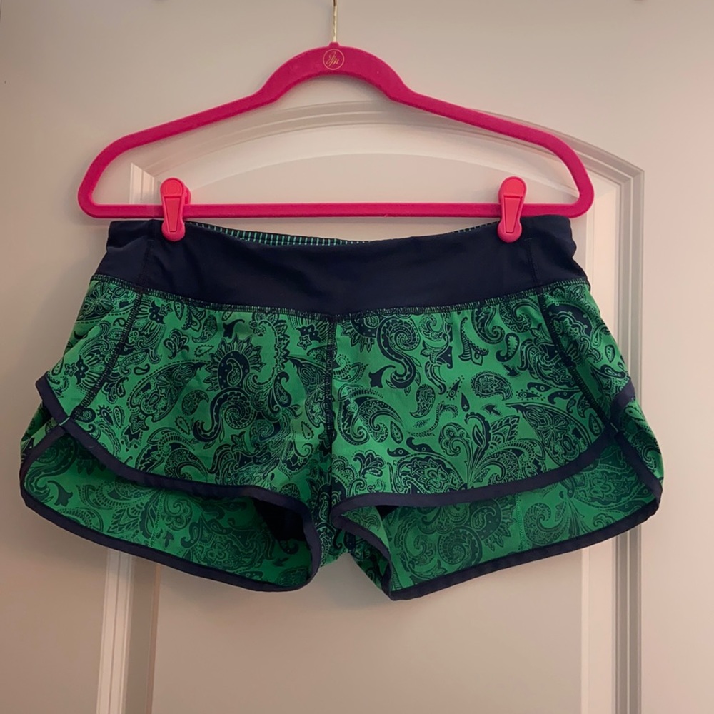 Like New Lululemon Green Paisley Speed Shorts Sz 8